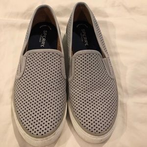 Sperry cutout topsiders
